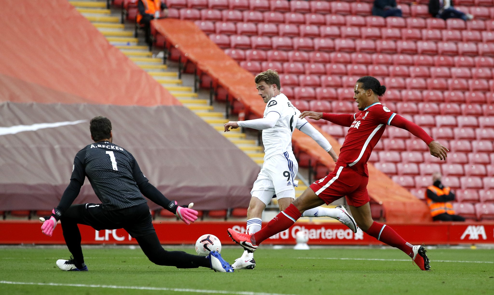 萨索洛通过 萨索洛通过